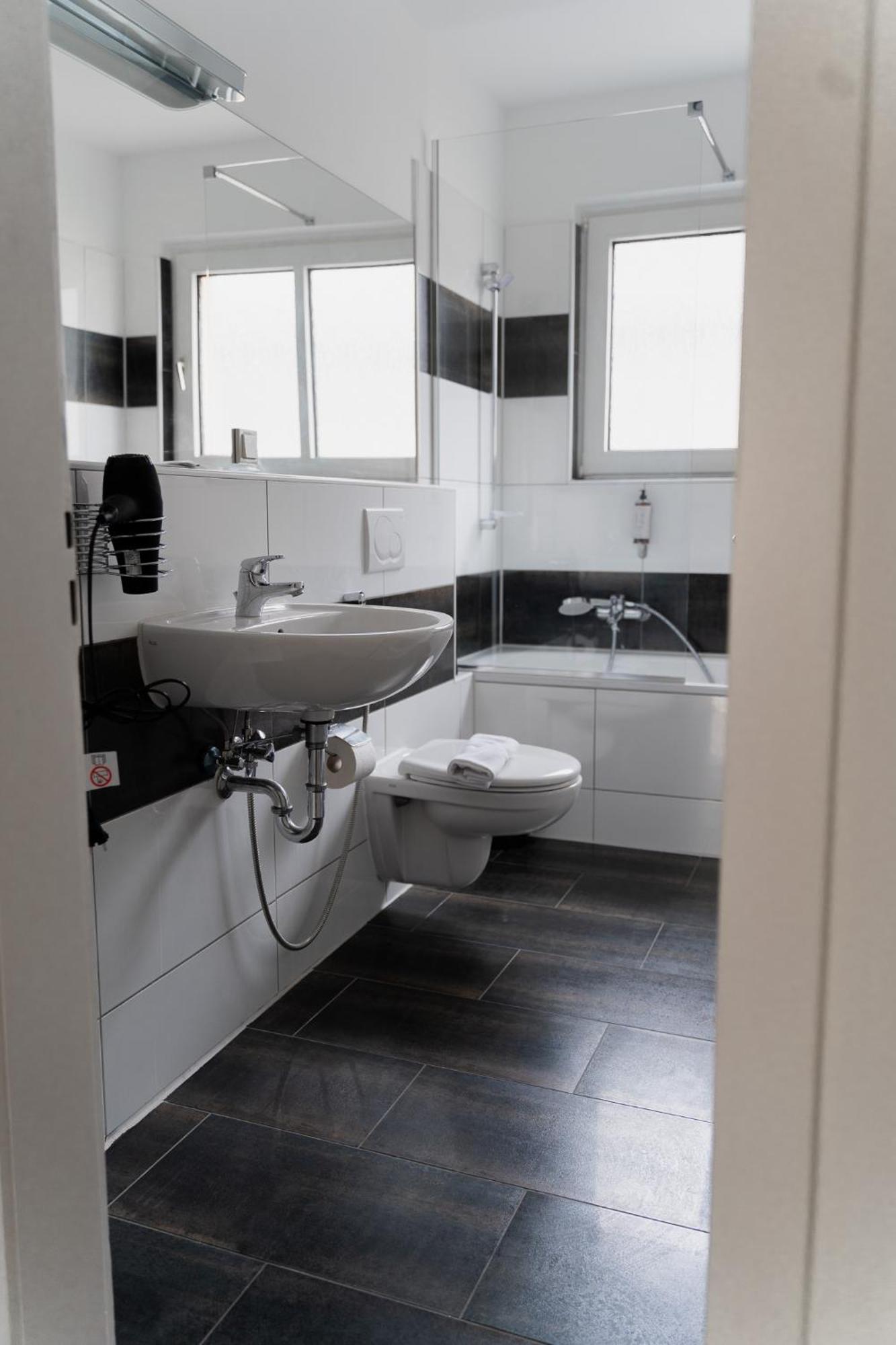 Gemuetliche & Individuelle Ferienwohnungen In Krefeld - Junik Apartments Cameră foto